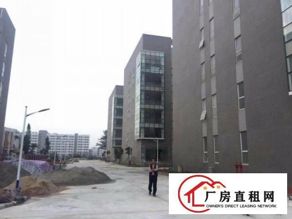 
		龙岗宝龙全新红本厂房75000可大小可整可分租
	