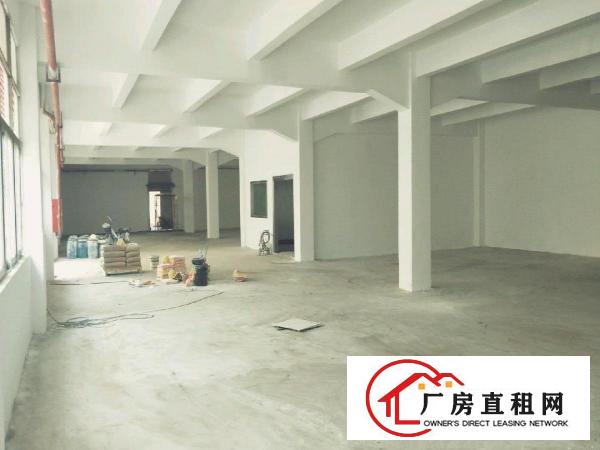 
		(一楼)龙岗新生1100平方厂房出租！！！可分租
	