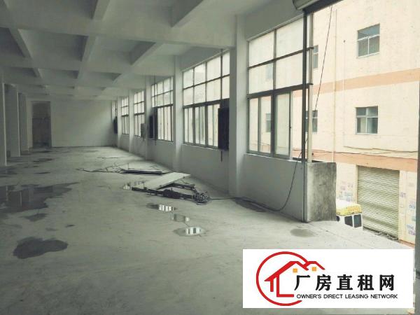 
		龙岗区新生社区新生路边200-800平方可分租厂房出租！
	