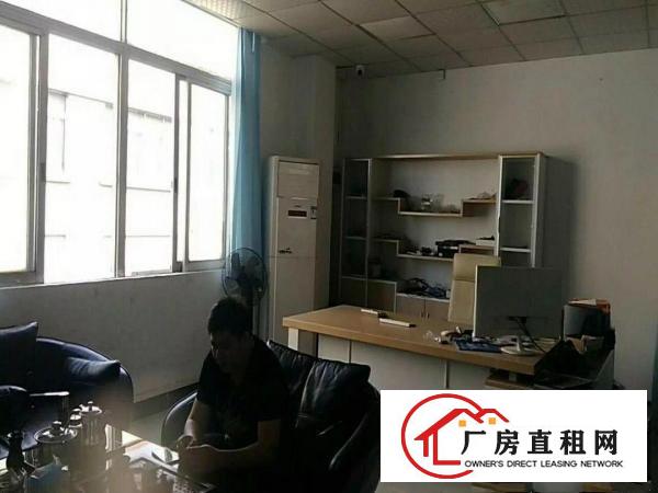 
		原房东原房东宝龙工业区楼上1371平招租
	