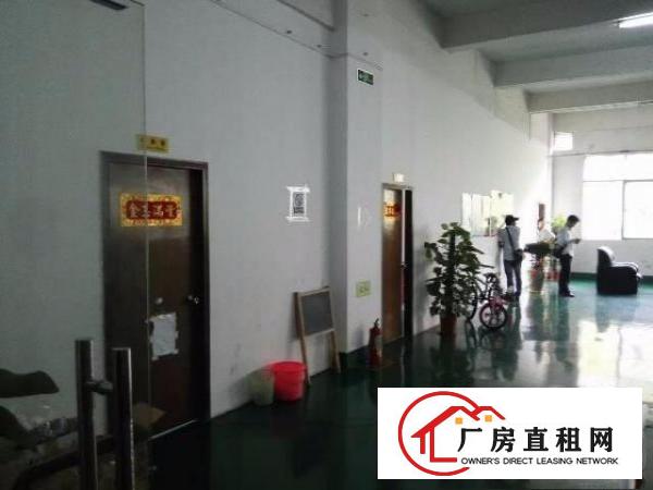 
		龙岗龙东独门独院500平，800平1000平，厂房出租
	