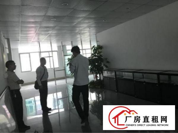
		龙岗五联楼上带装修原房东厂房1200平方米招租
	