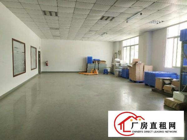 
		龙岗五联崇和学校旁楼上1200平米豪华装修厂房无需转让费
	