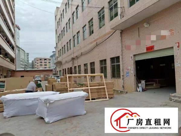 
		(一楼)龙岗五联空地超大独门独院厂房一楼1360平急租！
	