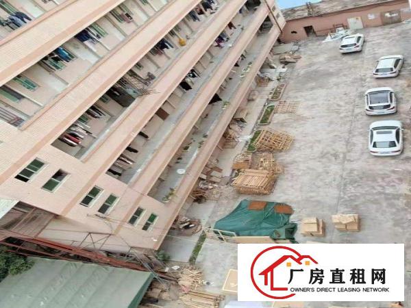 
		(一楼)龙岗五联空地超大独门独院厂房一楼1360平急租！
	
