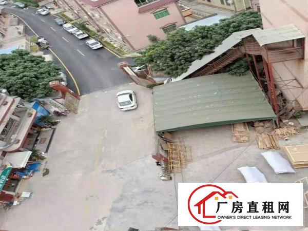
		(一楼)龙岗五联空地超大独门独院厂房一楼1360平急租！
	
