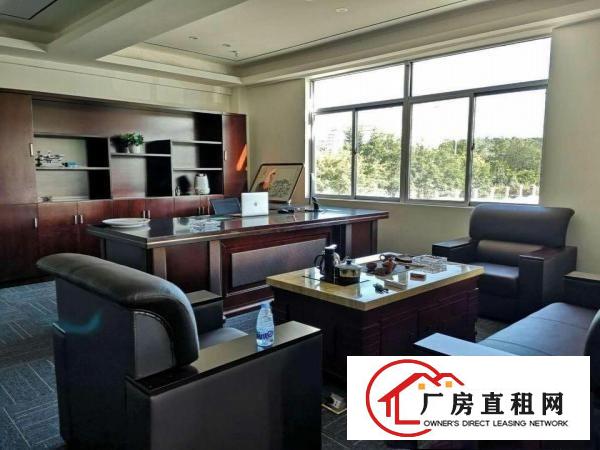 
		龙岗大道排平行进口4S店2700平出租
	
