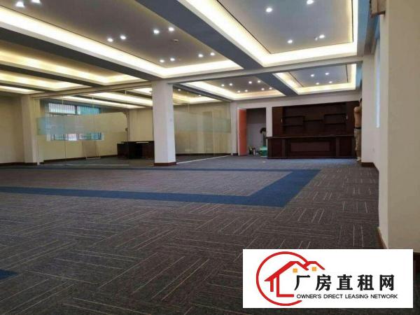 
		龙岗大道排平行进口4S店2700平出租
	