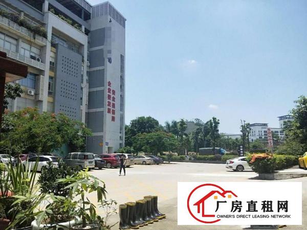 
		龙岗大道边新出原房东2楼2500平带装修厂出租，可分租
	