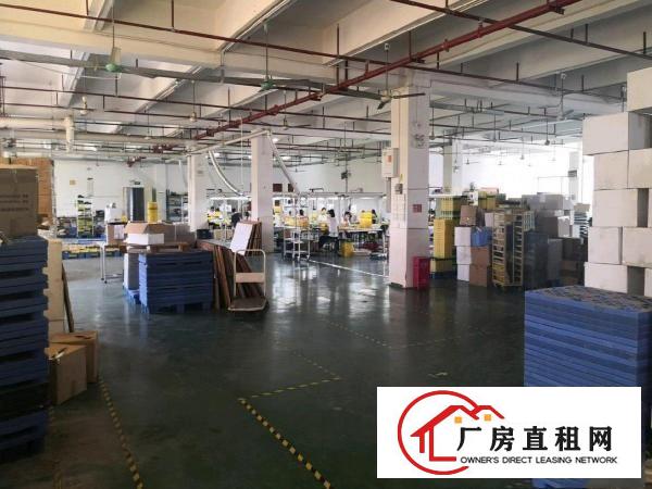 
		龙岗大道边新出原房东2楼2500平带装修厂出租，可分租
	