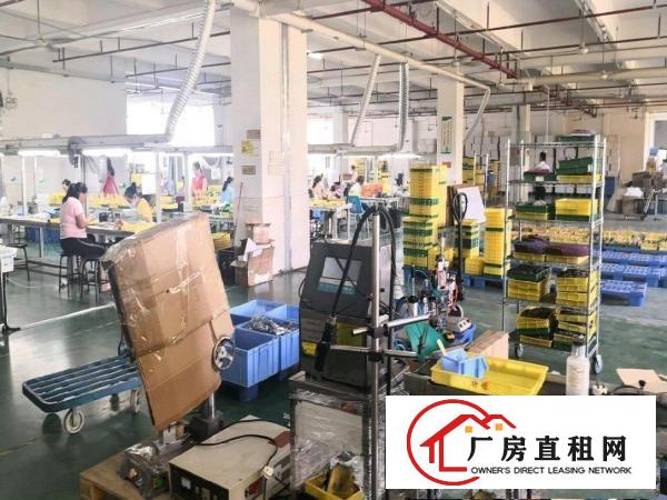 
		龙岗大道边新出原房东2楼2500平带装修厂出租，可分租
	