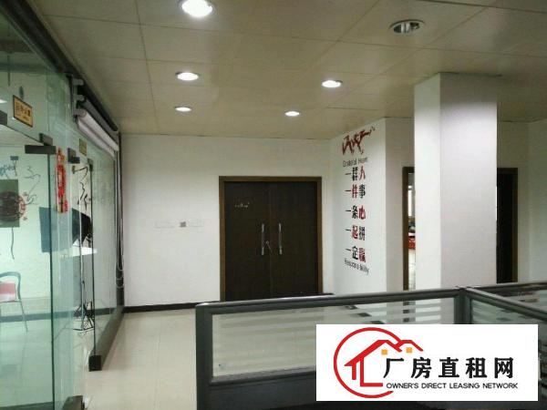 
		龙岗中心城爱联办公厂房350平米有电梯
	