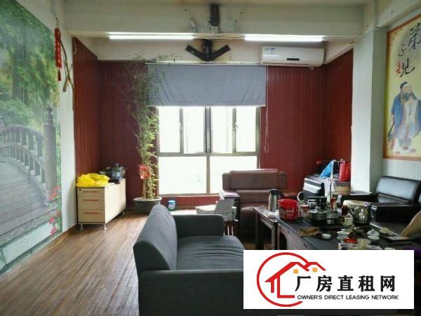 
		龙岗中心城爱联办公厂房350平米有电梯
	
