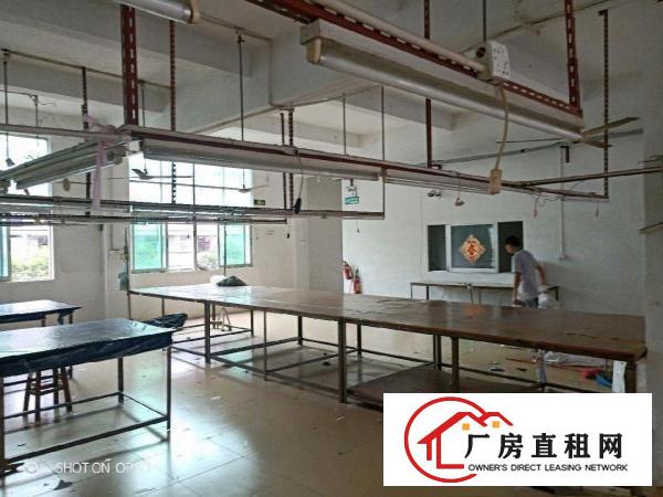 
		龙岗中心城银翠路龙城广场站附近厂房450平米
	