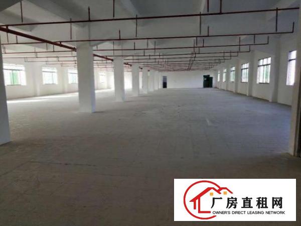 
		富裕工业园楼上半层精装修900平方可分租
	