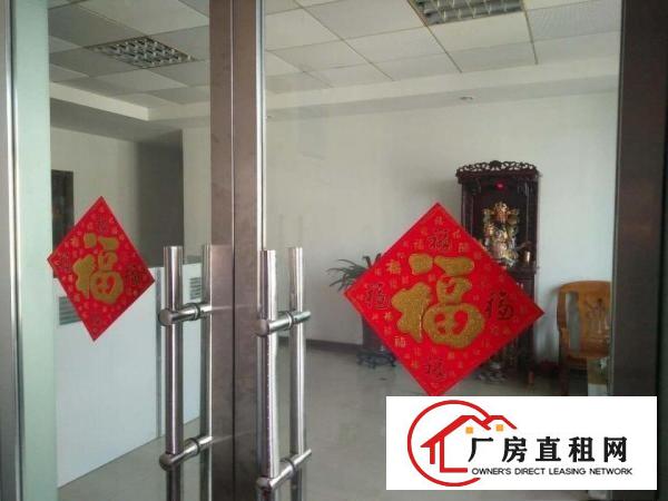 
		龙岗中心城南联地铁旁650平带装修厂房出租！可分租
	