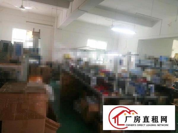 
		龙岗中心城五联路，办公室厂房350平米
	