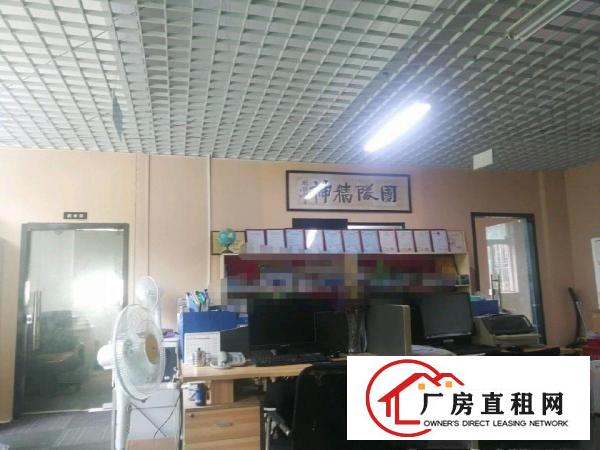 
		龙岗中心城五联路，办公室厂房350平米
	