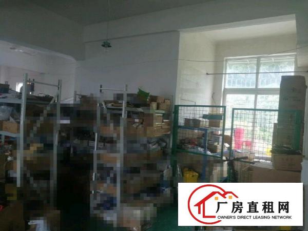 
		龙岗中心城五联路，办公室厂房350平米
	