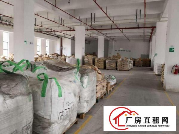 
		龙岗中心城宝龙工业区一楼1360平方厂房出租！可分租
	