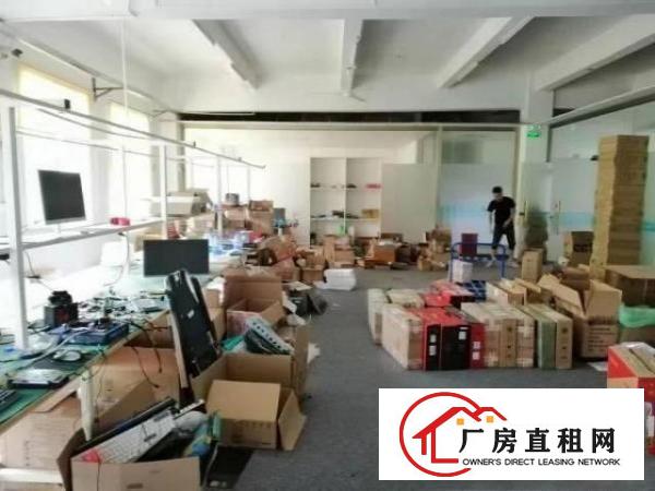 
		出租龙岗区龙岗南约三楼带装修厂房
	