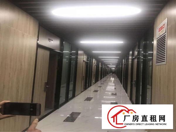 
		龙岗吉祥地铁口适合企业部43平起租
	
