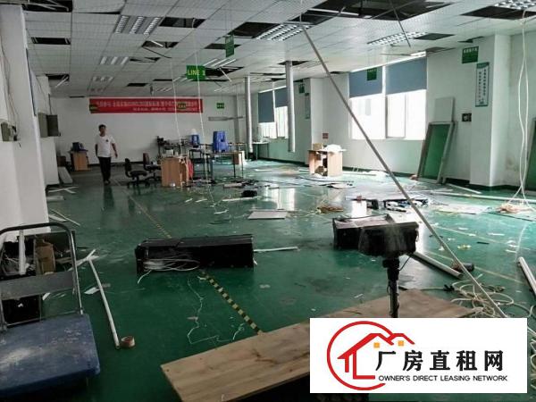 
		龙岗中心城新出适合小加工电商仓库厂房420平
	