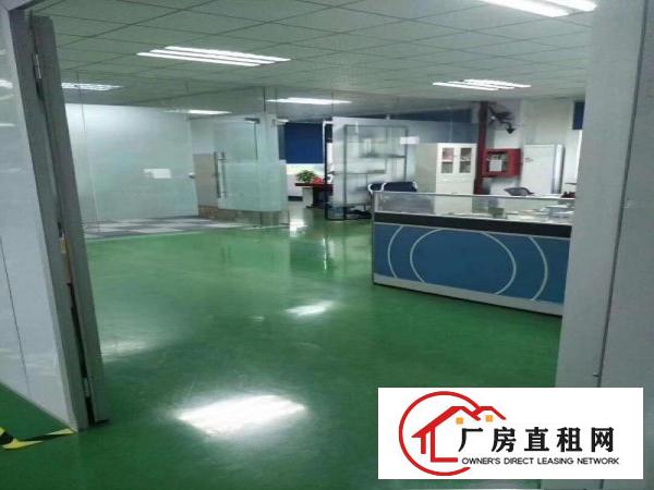 
		龙岗南联地铁口边新出680平带装修厂房
	
