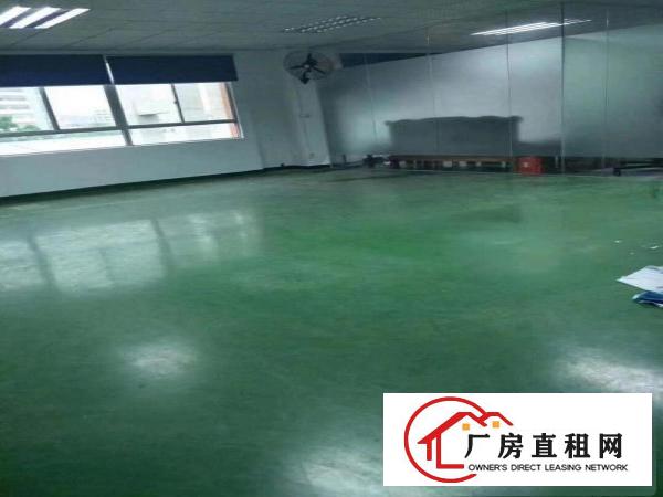 
		龙岗南联地铁口边新出680平带装修厂房
	