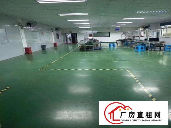 
		龙岗南联地铁口边新出680平带装修厂房
	