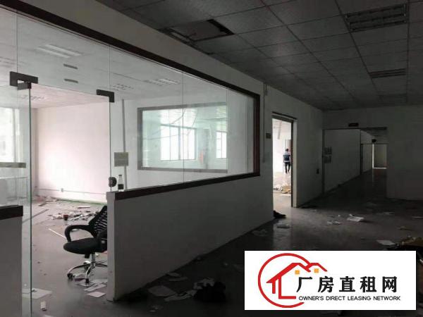 
		宝龙高科大道精装修1550平整层招租，无转让费
	