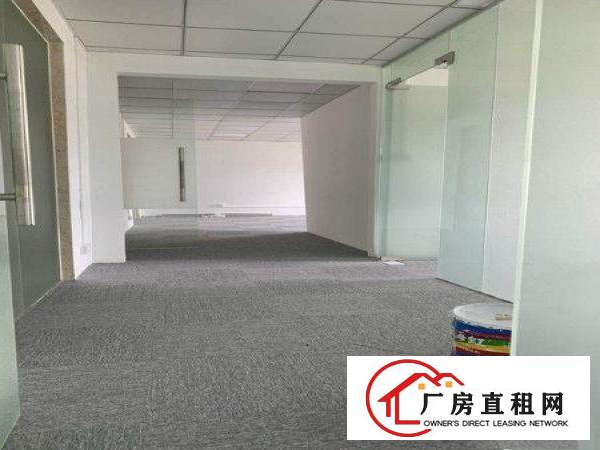 
		龙岗南联地铁口物业直招200平精装办公室5800元
	