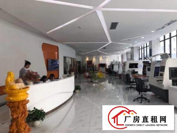 
		地铁口独栋办公楼13层3600平方出租可分租
	