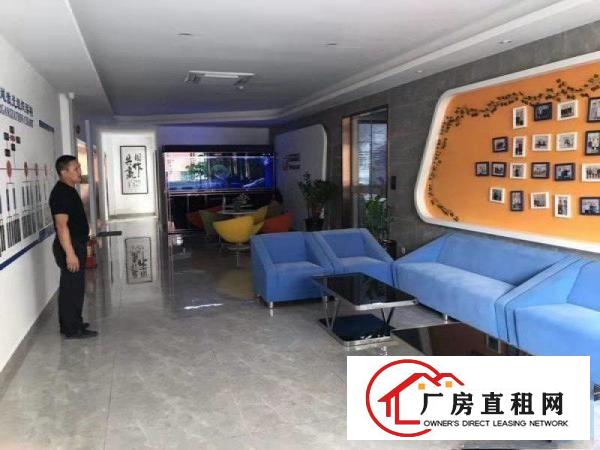 
		地铁口独栋办公楼13层3600平方出租可分租
	