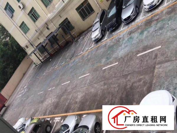 
		龙岗南联大型工业园分租1楼楼上厂房大小可以分租
	