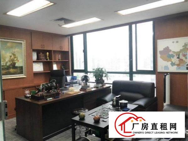 
		龙岗吉祥地铁口附近豪华装修办公室火热招租70平起分
	