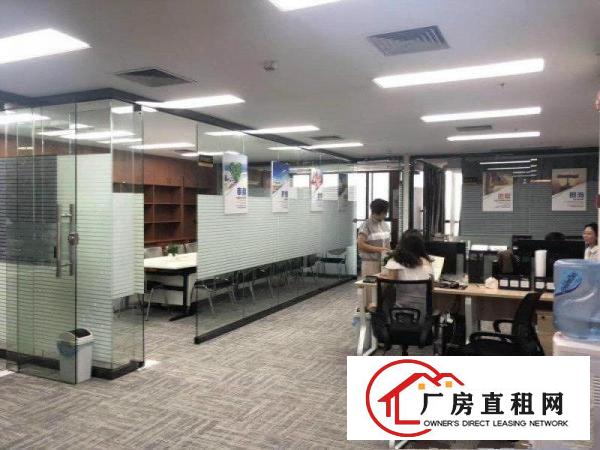 
		龙岗吉祥地铁口附近豪华装修办公室火热招租70平起分
	