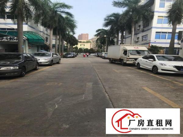 
		龙岗南联地铁口楼上红本厂房580平方米出租
	