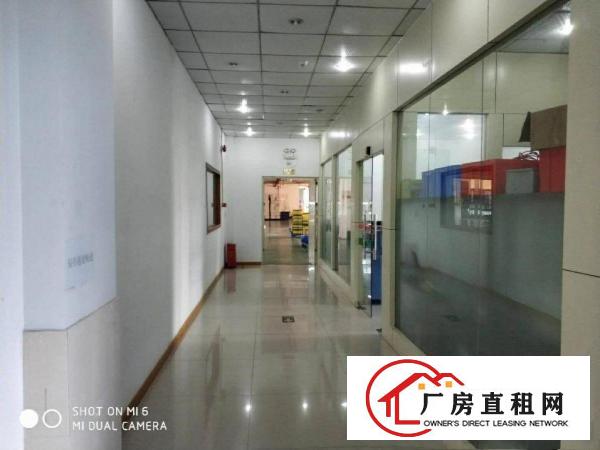 
		龙岗爱联地铁站旁独院厂房出租3000平有装修地坪漆可分租
	