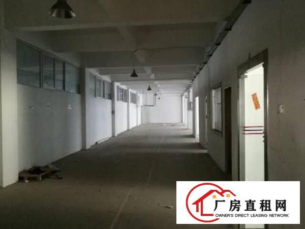 
		龙岗区龙东新出二楼标准厂房960平方出租
	
