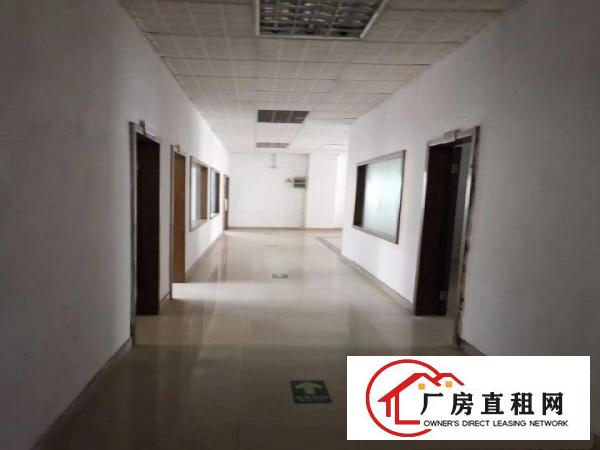 
		龙岗龙西楼上带装修1100平米出租
	
