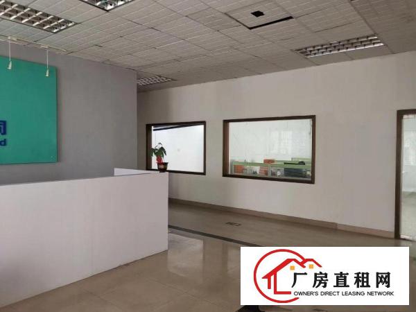 
		龙岗龙西楼上带装修1100平米出租
	