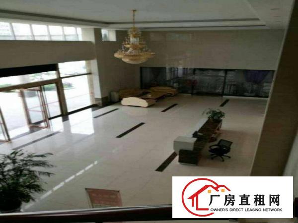 
		17元租龙岗高速出口原房东红独院厂房12800大小
	