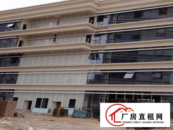 
		后亭楼上600平带装修无转让费
	