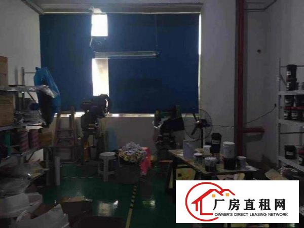
		出租龙岗区嶂背新出楼上300平精装修厂房
	