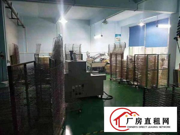 
		出租龙岗区嶂背新出楼上300平精装修厂房
	