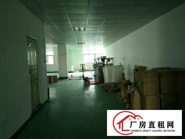 
		出租龙岗区五联标准楼上厂房880平现成水电
	