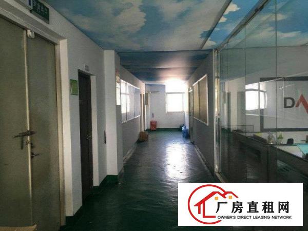 
		出租龙岗区五联一楼水电齐全带装修厂房930平
	