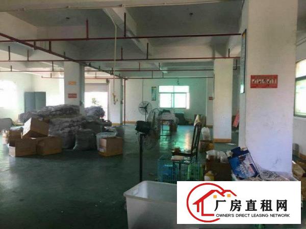 
		出租龙岗区盛平标准1楼1100平方！高6米！现成办公室
	