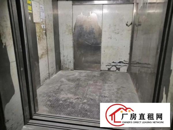 
		龙岗同乐高速路出口附近原房东独院厂房分租一层1280平米
	